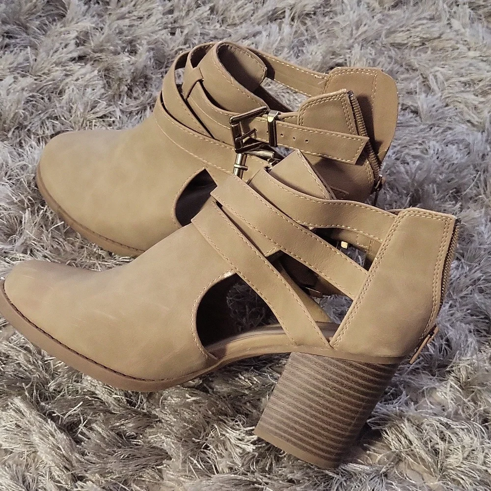 Soda Tan Heeled Ankle Boots with Buckles - Picture 4 of 6